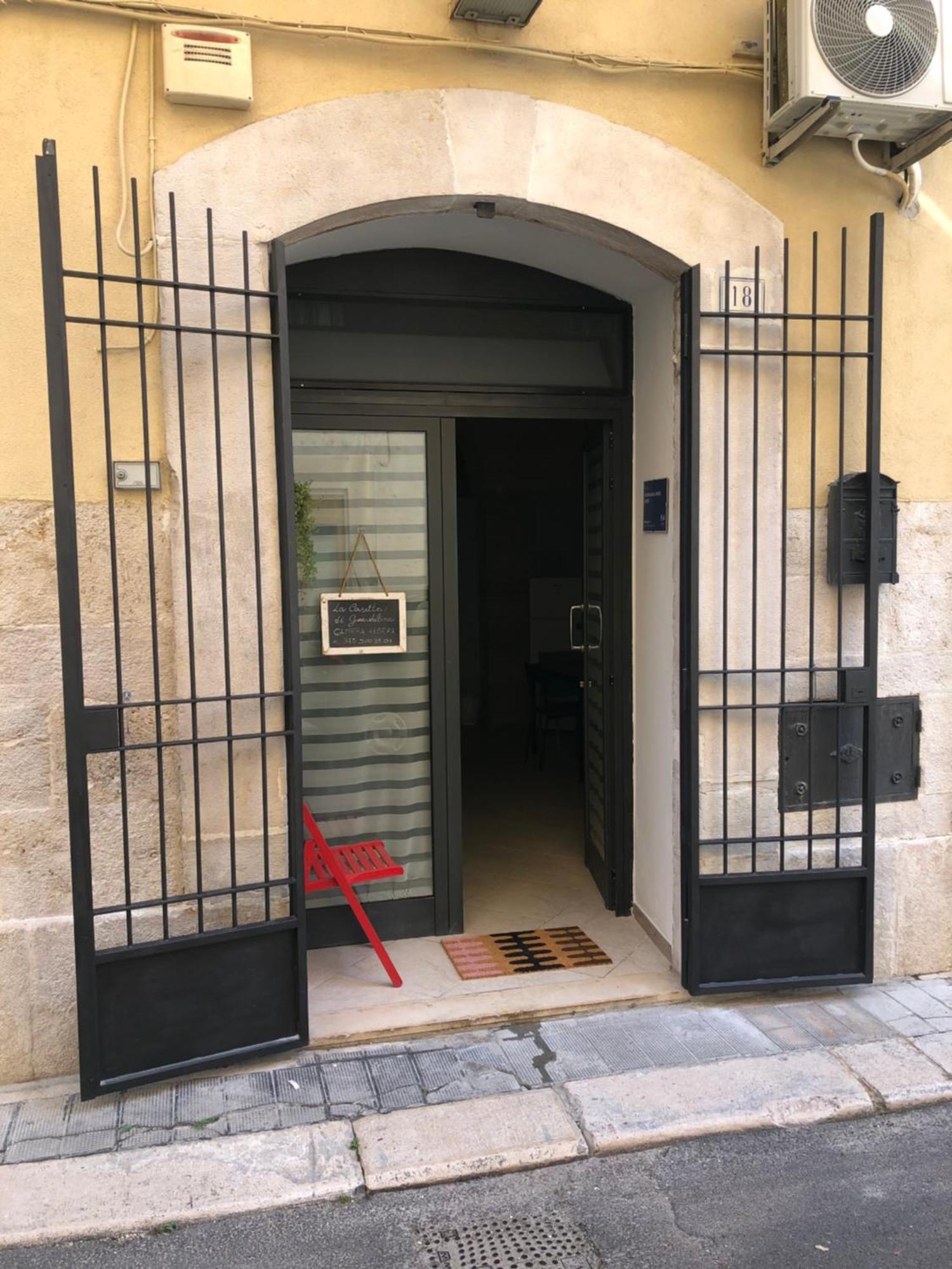 Guendalina Sweet Home - La Casetta Di Guendalina Trani Exterior foto